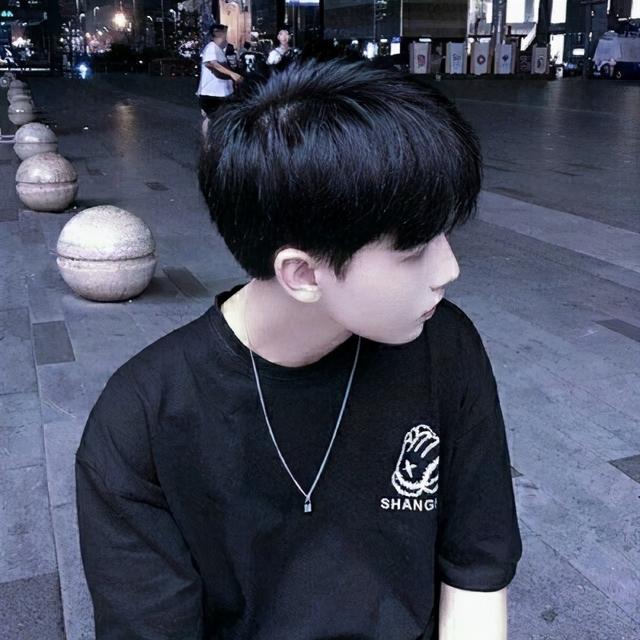 qq呢昵称男生霸气，qq呢昵称男生霸气超拽（超拽有范的2021霸气网名男-可爱点）