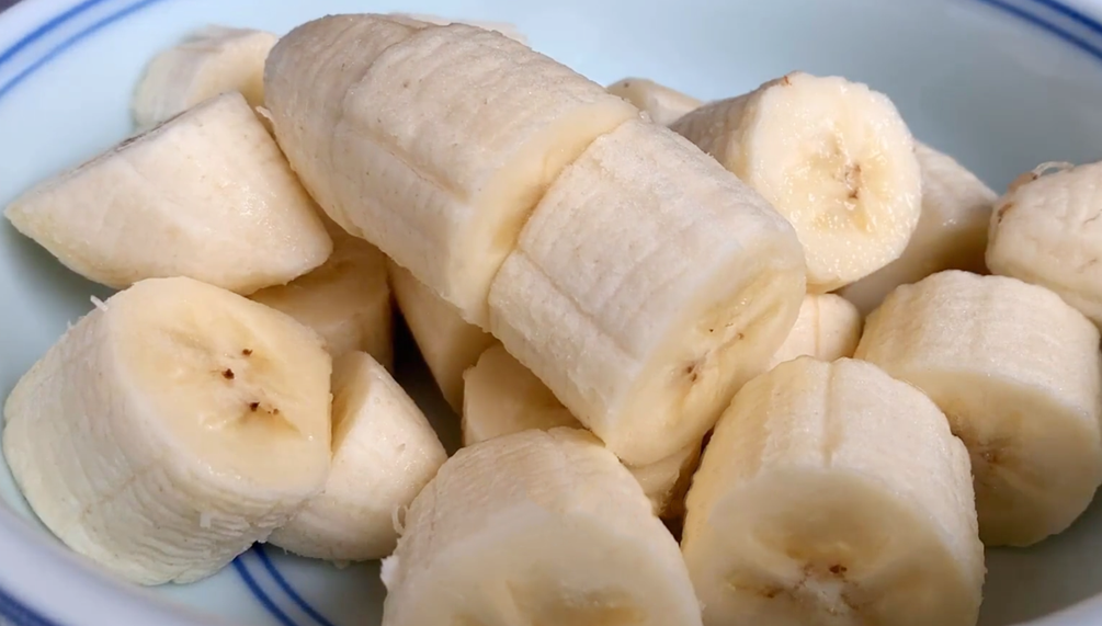 圖片[3]-【香蕉蒸發(fā)糕】做法步驟圖 上桌就掃光 大人小孩都愛吃-起舞食譜網(wǎng)