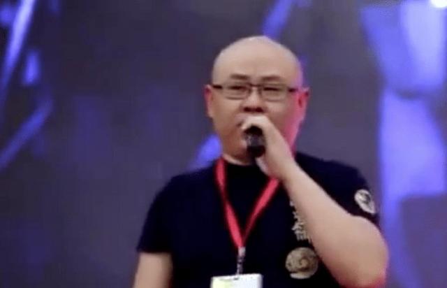 刀郎退出歌坛的原因，刀郎为啥退出歌坛（49岁刀郎复出捞金）