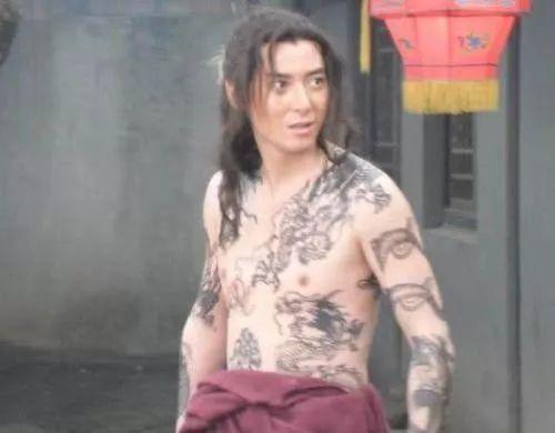 史进的性格特点，水浒传史进的性格特点是什么（读水浒之九纹龙史进）