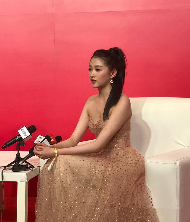 刘亦菲身高体重，刘亦菲体重（33岁刘亦菲身材又胖上热搜）