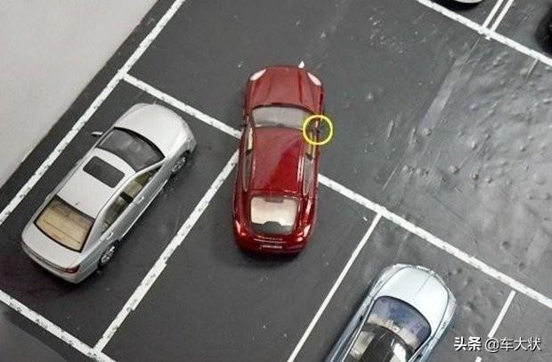 修正方向顺口溜，倒车入库口诀修正方向（现实中倒车入库讲解）