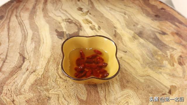 大白菜汤怎么做简单又好喝，记得多加这一样食材