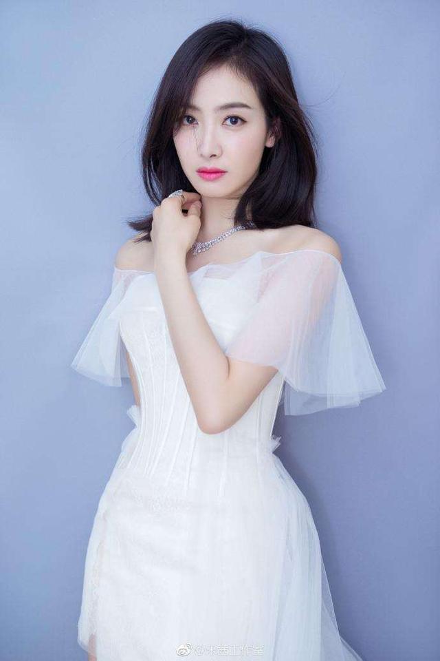 王一博和杨紫最新采访，娱一语：杨紫