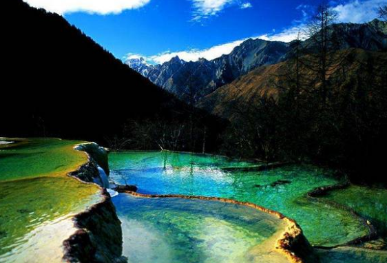 形容九寨沟美景的句子，九寨沟美景怎么形容（说走就走----记九寨沟）