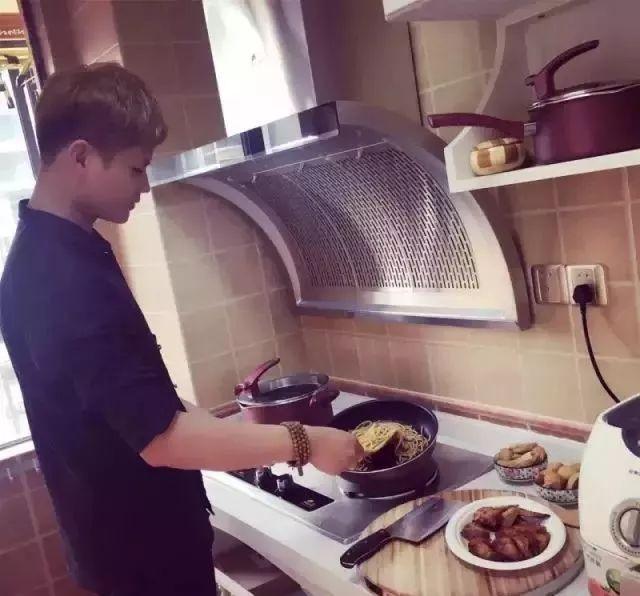 一些女生喜欢的图片，女生都喜欢的图片（女生最喜欢男生用这几种微信头像）