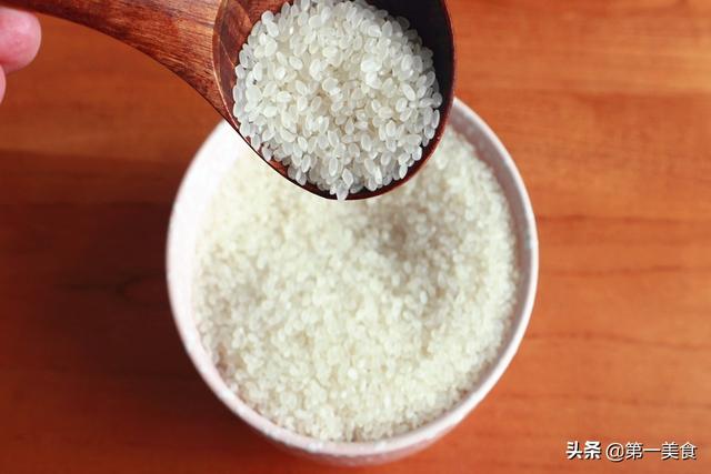 鸡蛋炒米饭的正确做法，米饭粒粒分明太香了