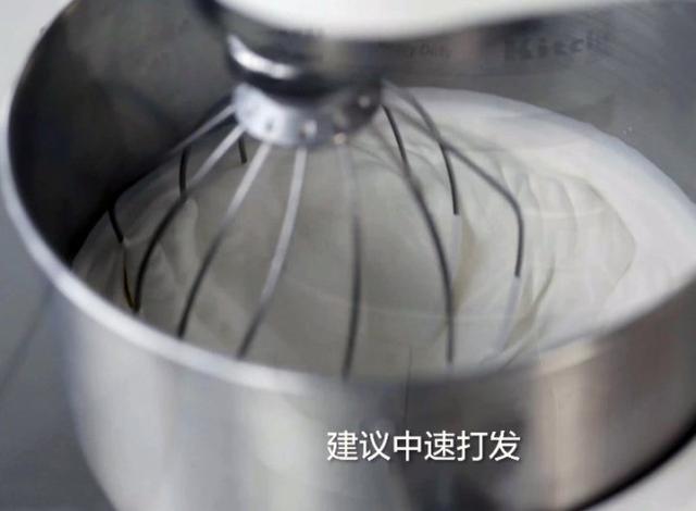 淡奶油打发就是熟了吗，淡奶油打发久了会变成（淡奶油的打发方法）