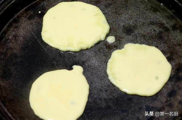 牛奶鸡蛋灌饼制作方法，5分钟搞定营养美味的鸡蛋饼