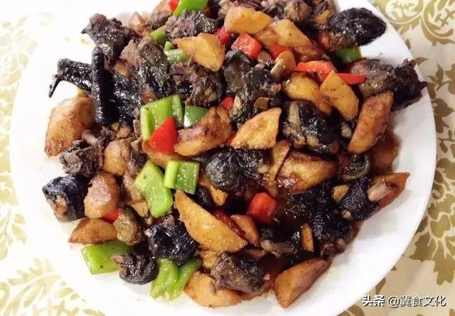 红烧乌鸡的做法，红烧乌鸡炖土豆的做法（乌鸡的美味做法）