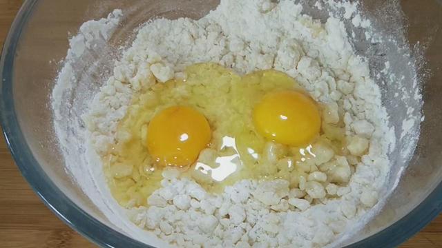 怎样在家做饼干，怎样在家做饼干简单做法（面粉里加2个鸡蛋）