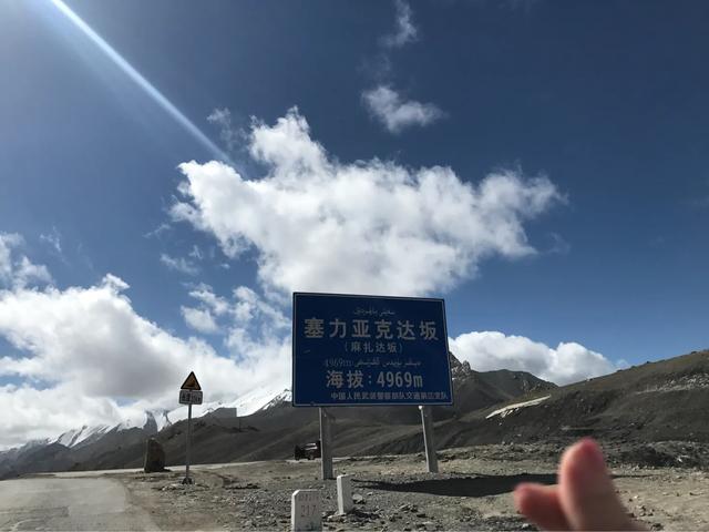 西藏厕所被狼咬死的两人，青藏线被狼吃事件（好多问新藏线住宿）