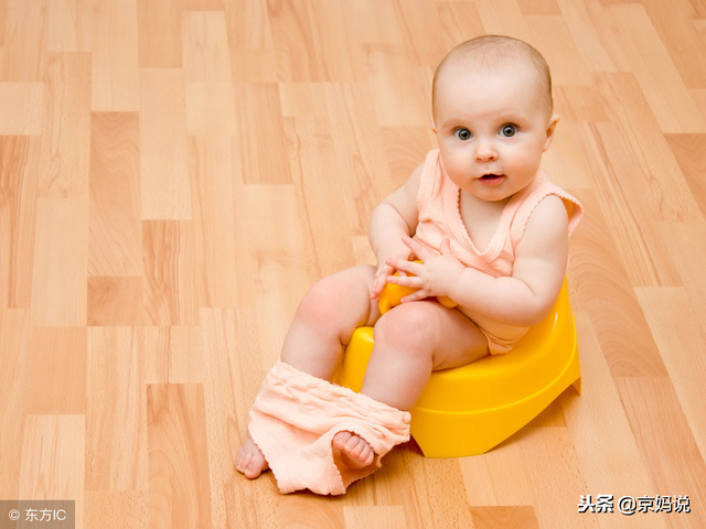一个月的宝宝拉绿色大便什么原因，满月婴儿大便呈绿色是怎么回事（宝宝拉绿便的6个常见原因）