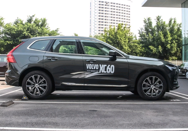 沃尔沃最便宜的车，沃尔沃最低价格一览表（配宝华韦健音响+4驱）