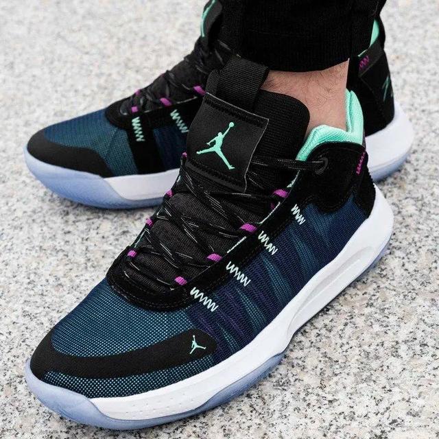 闪击6premium怎么样，闪击6pe测评（不到400元买实战鞋）