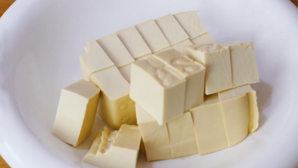 图片[2]-【香菇炖豆腐】做法步骤图 出锅香气四溢 汤汁配米饭也香-起舞食谱网