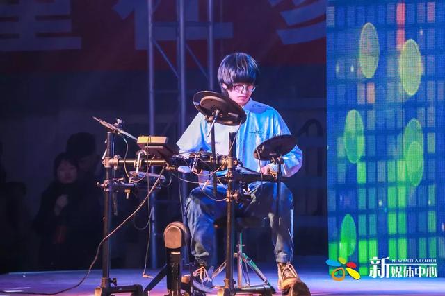 外婆的澎湖湾串词，外婆的澎湖湾串词主持人（2019元旦晚会）