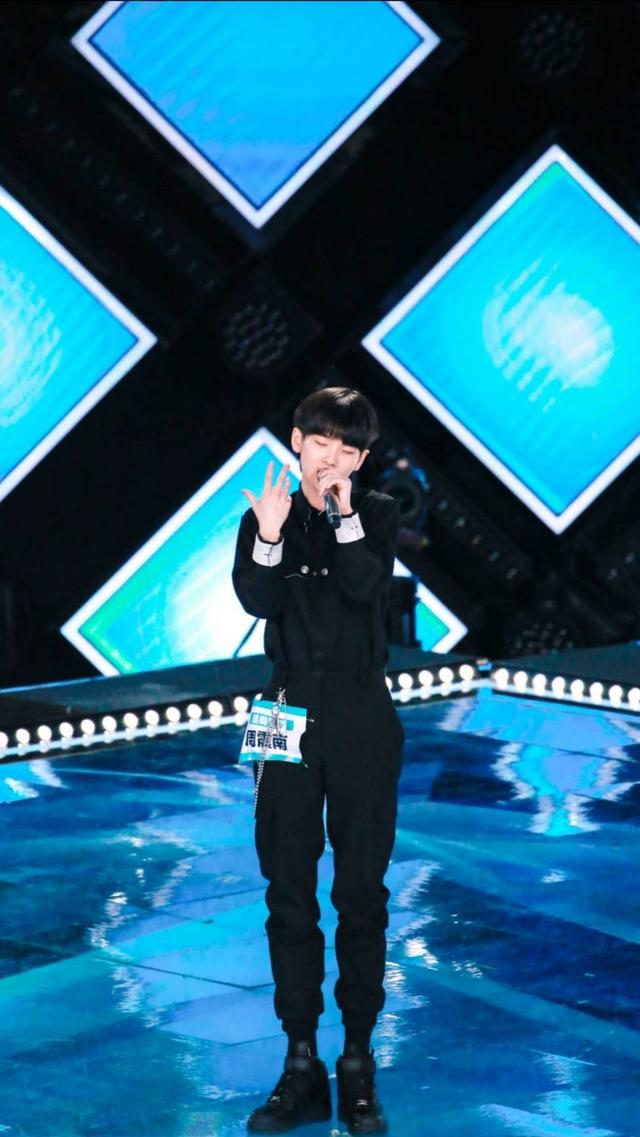 周震南的照片♥，微信头像，周震南的照片♥（音乐才华得到多位前辈夸赞）