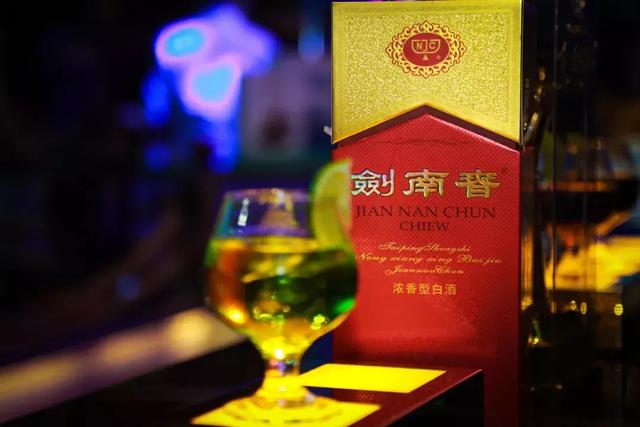 僧面佛面还有什么面，喝酒的人都应该知道酒场不过三碗面 