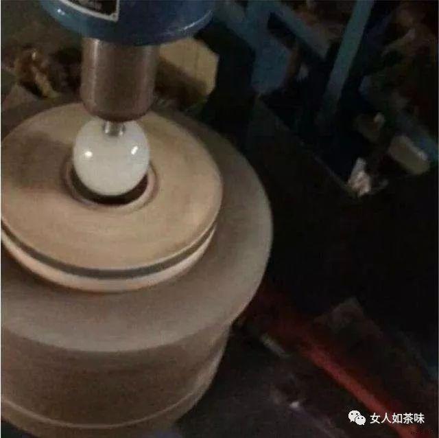 真紫砂壶多少钱，多少钱可以买到真正的紫砂壶（一把真正的紫砂壶最少花多少钱）