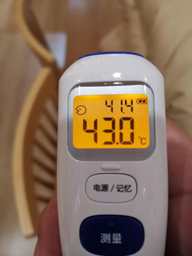 驼毛被子的优缺点，驼绒好还是羽绒被好_驼绒和羽绒被哪个好（五种常见材质被芯全方位对比）