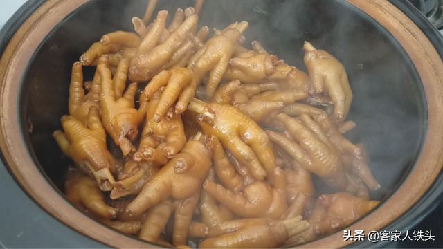 凤爪的家常做法，鸡脚这样做孩子超爱吃