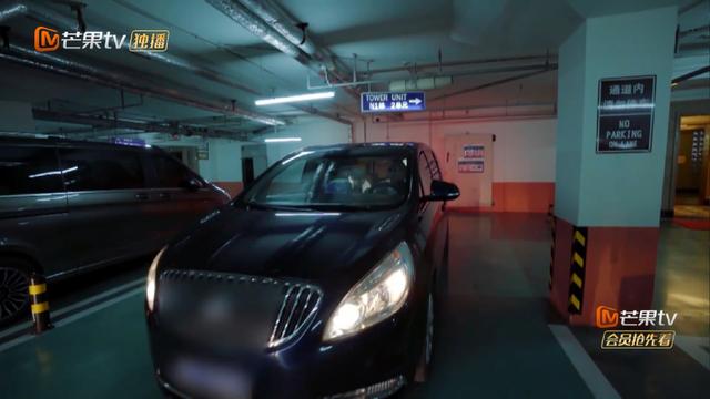 姜潮家境天涯，姜潮的家庭背景（亲妈背名牌包第一次见面送麦迪娜金镯）