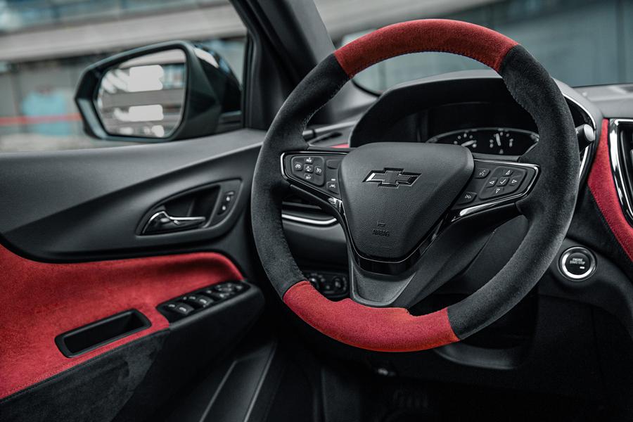 alcantara是什么材质，Alcantara是什么（Alcantara不再是超跑专属）