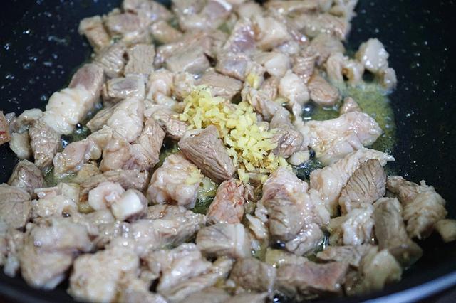 羊肉抓饭的做法，羊肉抓饭的做法窍门（电饭锅版羊肉抓饭）