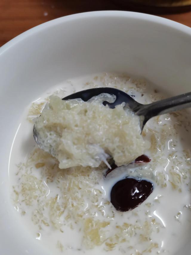 做燕窝丝窍门，燕窝丝做法教程视频（牛奶炖燕窝丝）