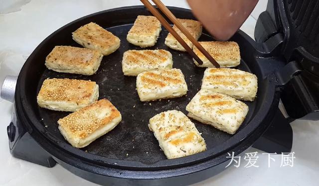 芝麻酥块的做法，芝麻酥块的做法视频（比油条面包都好吃）