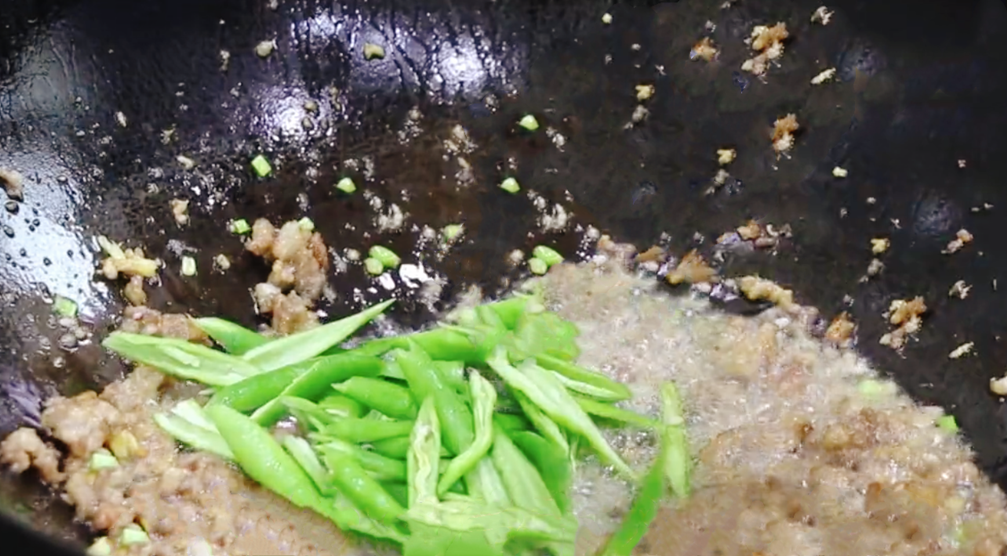 圖片[4]-【肉末煸苦瓜】做法步驟圖 鮮香下飯沒苦味 小孩也愛吃-起舞食譜網