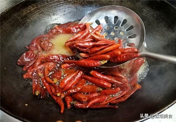 香菇酱制作方法，香菇酱的家庭制作方法（四川厨娘教你做香菇酱）