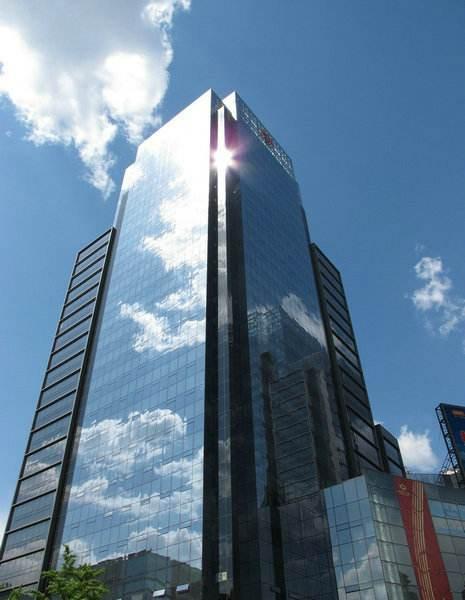 u型玻璃幕墙的两种安装方法介绍，u型玻璃属于幕墙嘛（你知道高楼大厦的外墙怎么施工吗）