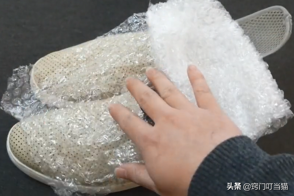 鞋垫子老是往后跑怎么解决，鞋垫老是往后跑怎么办（教你一招，让鞋垫子再也不跑偏）