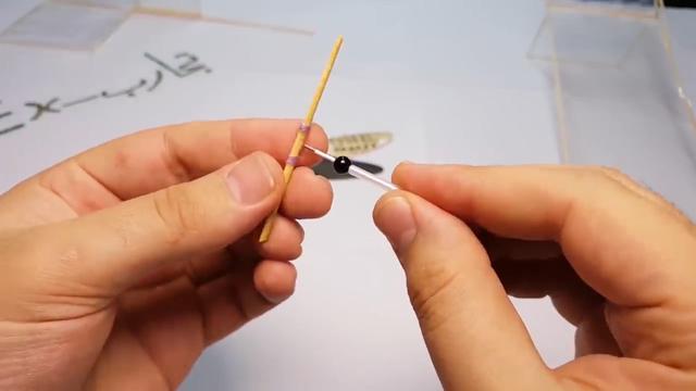简易飞机模型制作，100个简单的科技小制作_100个简单的科技小制作视频_100个简单的科技小制作不倒翁（用竹蜻蜓原理做一个简易飞机）