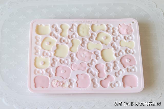 自制奶酪片窍门，怎么做奶酪片（教你在家做双色奶酪）