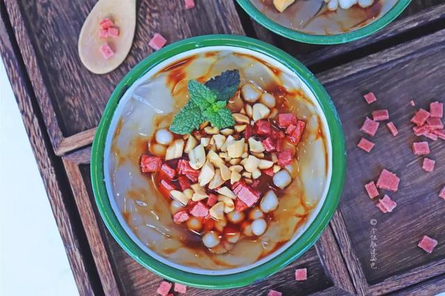 冰粉怎么做好吃，冰粉怎么做漂亮又好吃（夏天的命是冰粉给的）
