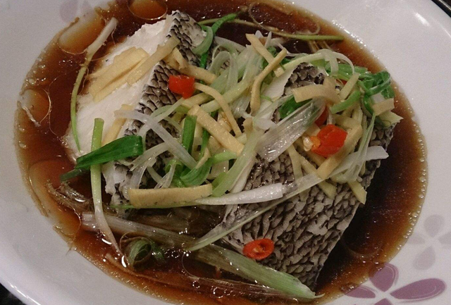 如何制作好吃滑嫩的虾滑，如何制作好吃滑嫩的虾滑窍门（蒜蓉虾滑鲜嫩Q弹）