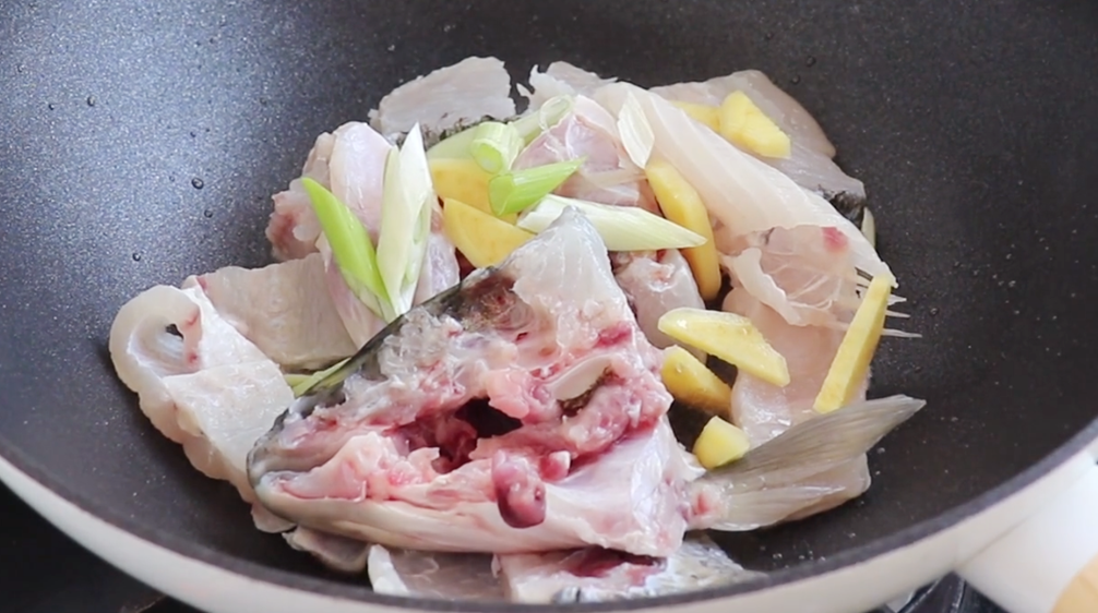 圖片[5]-【酸菜魚】做法步驟圖 詳解配料做法 嫩滑爽口特下飯-起舞食譜網(wǎng)