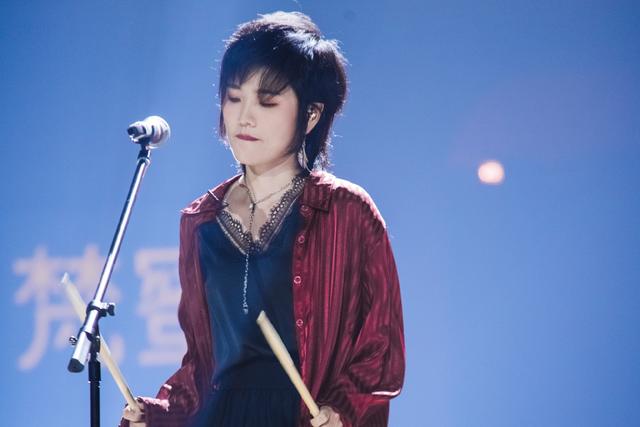 怎么给乘风破浪的姐姐们投票，乘风破浪的姐姐怎样投票（《浪姐》复活赛投票沈梦辰暂列第一）