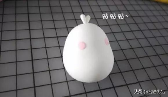 怎么用彩泥捏小兔子，小兔子用彩泥怎么捏（教你用超轻黏土做一个小兔子小挂坠）