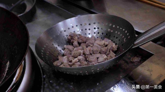 10种红焖羊肉的做法，厨师长教你一道传统名菜红焖羊肉