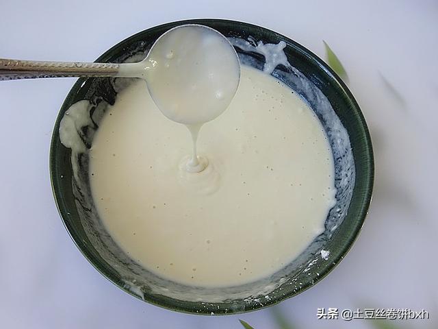 香蕉饼怎么做好吃又简单的做法，香蕉饼的做法（搅一搅就成的小饼）