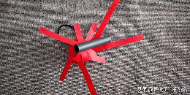 如何用一张纸折纸灯笼，如何用一张纸折纸灯笼视频（用四张纸条做成的折纸灯笼）
