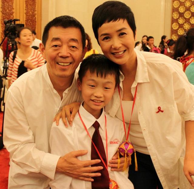 演员王海燕第一任丈夫是谁，演员王海燕第一任丈夫是谁啊（二婚嫁张嘉译育有一女）