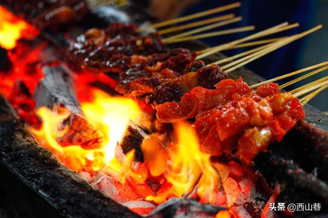 马来西亚的特产，马来西亚盛产什么特产（10道必尝的马来西亚特色小吃）