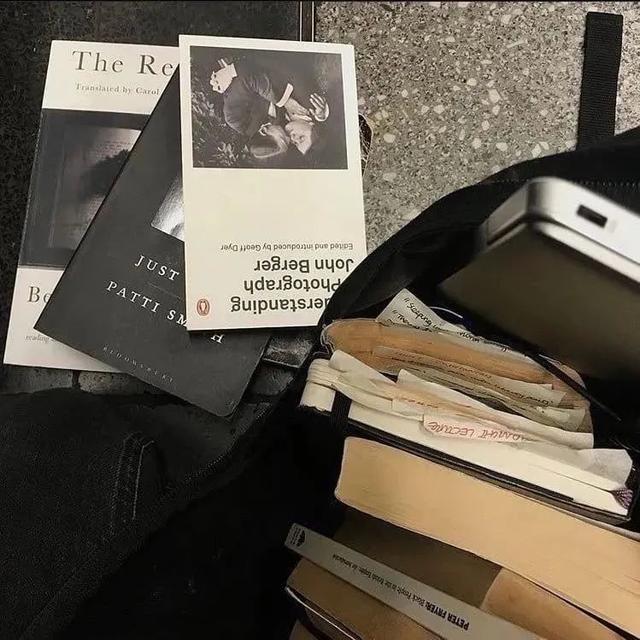 高级背景图，高级背景图片ins黑色（复古高级感背景图）