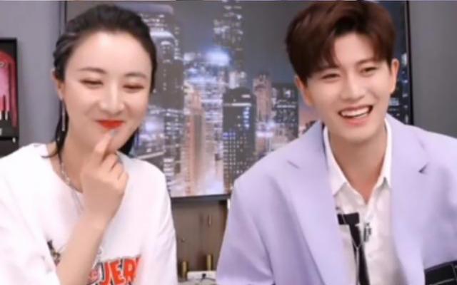 炒年糕小哥走红，炒年糕小哥暴红背后生意经（新晋荔枝大使薇娅直播间）