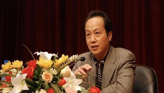 罗京追悼会全部过程，在罗京葬礼上哭到昏厥的妻子